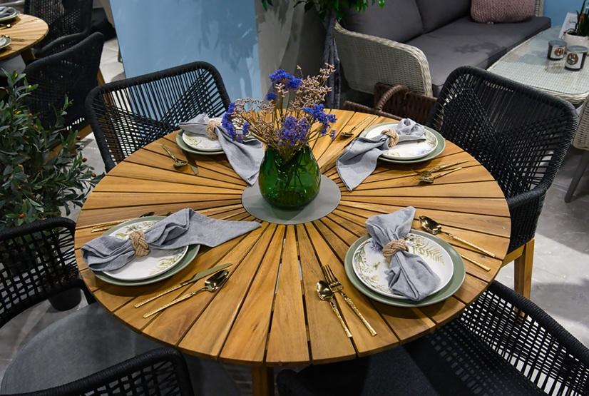 деревянный стол для террасы